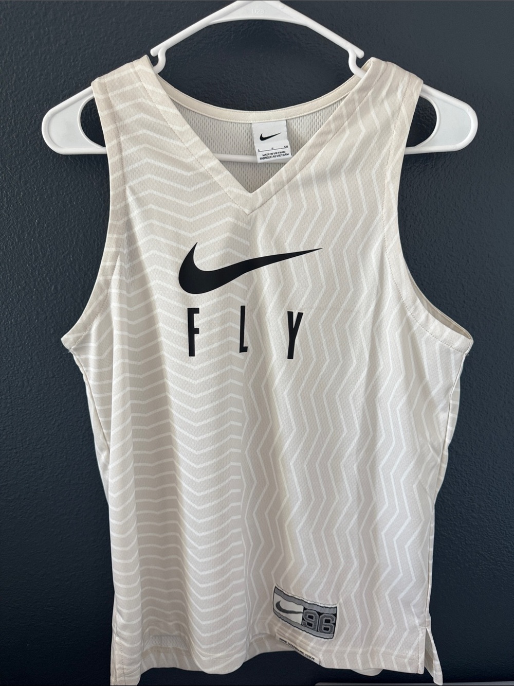 NWOT Nike Women’s Fly Sleeveless Jersey